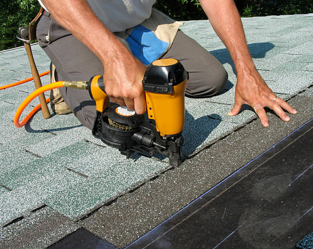 Best Roof Gutter Cleaning  in Happy Valley, CA